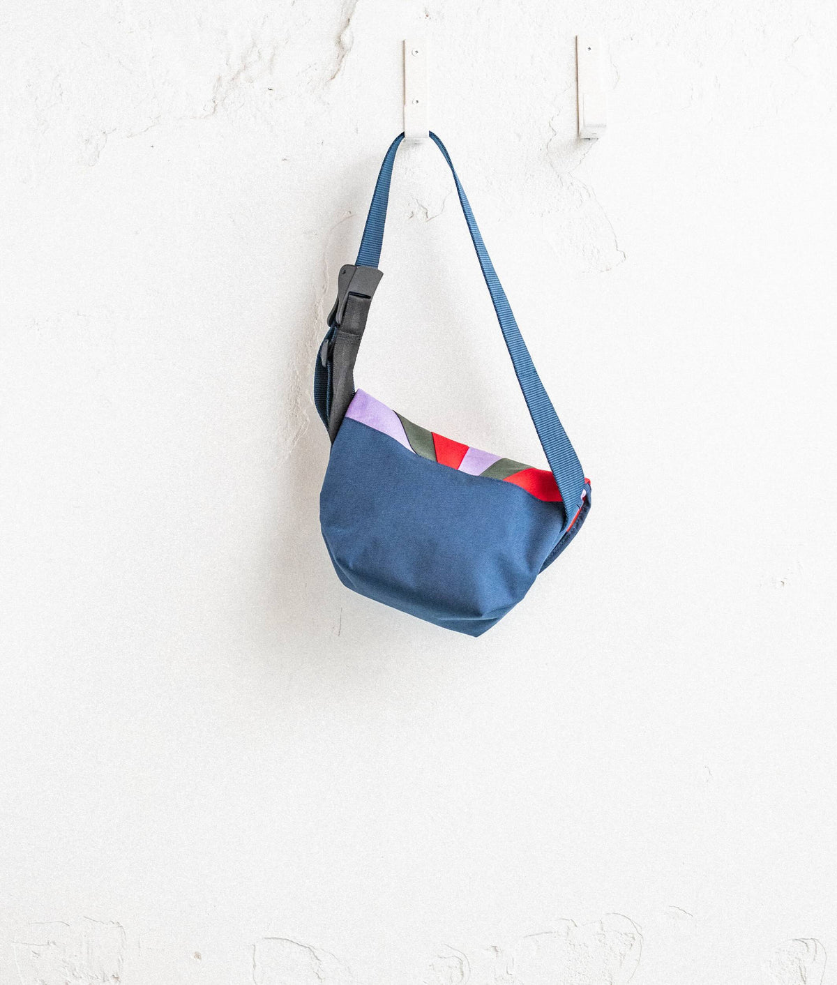 | Colour: Berry Bush