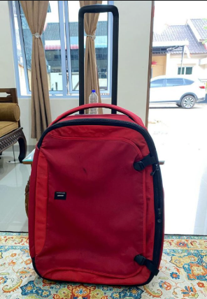 The Dry Red No 4 - Red