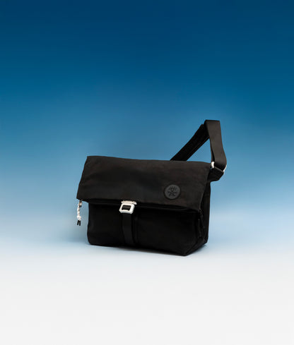 | Colour: Black