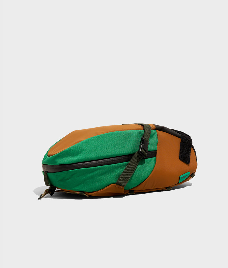 | Colour: Ginger/Astroturf