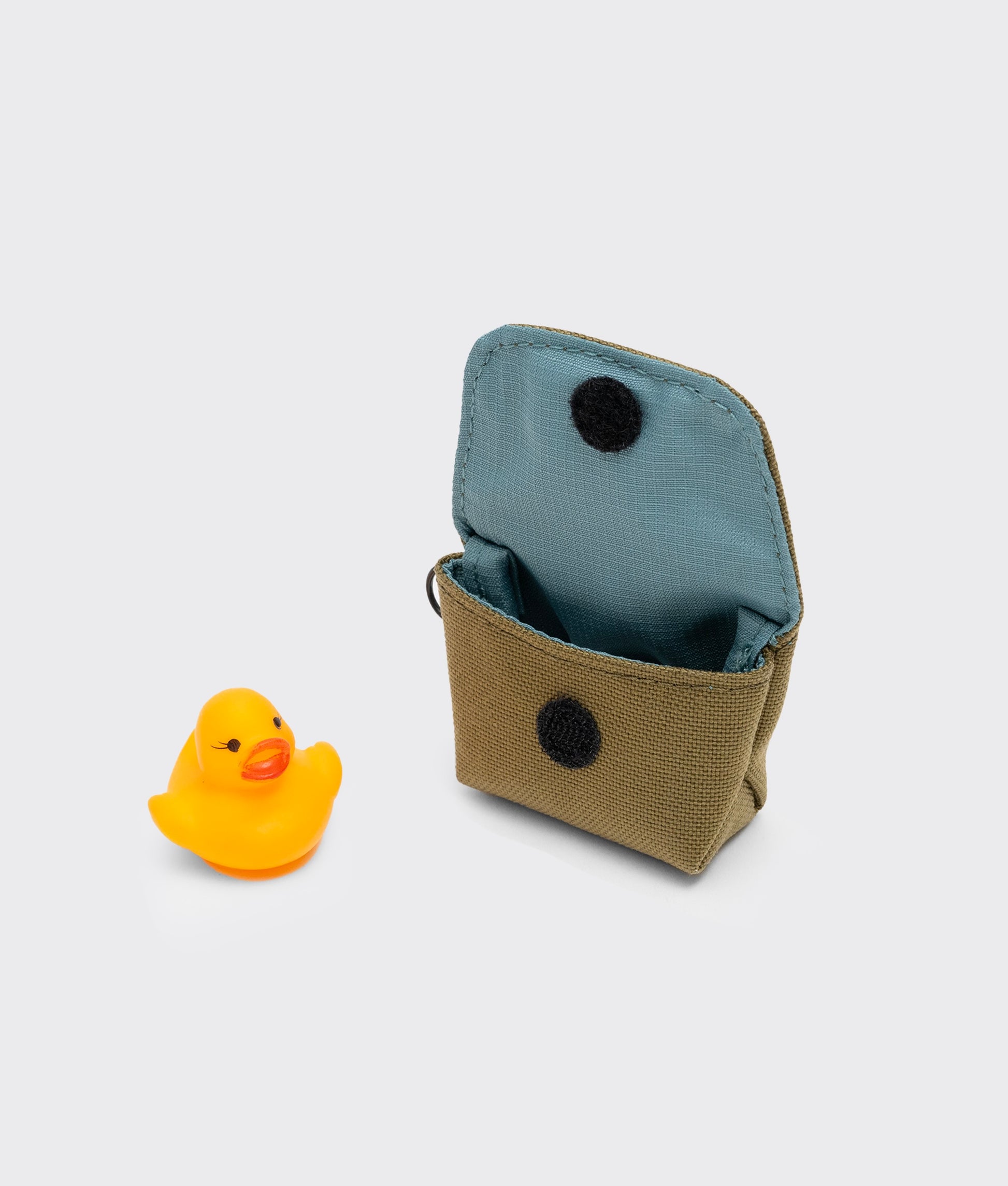 | Colour: Olive